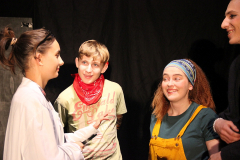 Zora und Curie retten die Schule, Generalprobe und Premiere in Beber 2023. Foto: Stefan Zawilla, Junges Theater Beber