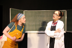 Zora und Curie retten die Schule, Generalprobe und Premiere in Beber 2023. Foto: Stefan Zawilla, Junges Theater Beber