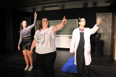 Zora und Curie retten die Schule, Generalprobe und Premiere in Beber 2023. Foto: Stefan Zawilla, Junges Theater Beber