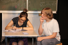Zora und Curie retten die Schule, Generalprobe und Premiere in Beber 2023. Foto: Stefan Zawilla, Junges Theater Beber