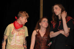 Zora und Curie retten die Schule, Generalprobe und Premiere in Beber 2023. Foto: Stefan Zawilla, Junges Theater Beber