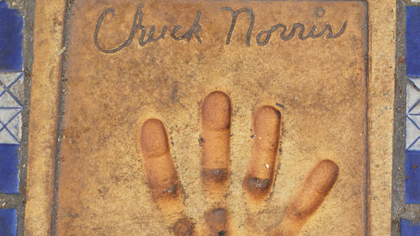 Chuck Norris’ Unterschrift und Handabdruck vor dem Festival-Palais in Cannes