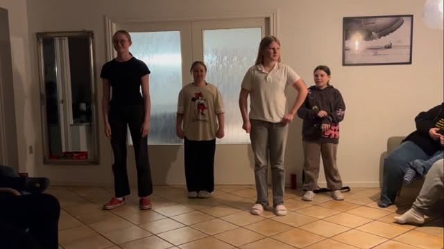 Heute beim Performanceabend gab es eine Choreo zu „Opalite“ von @taylorswift ✨